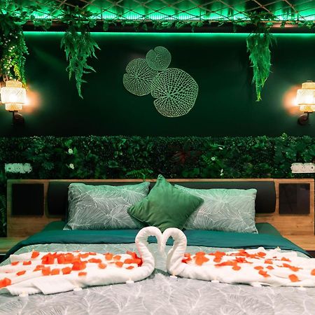 L'Oasis Tropicale, Jacuzzi, Love Room Роппенайм Екстер'єр фото