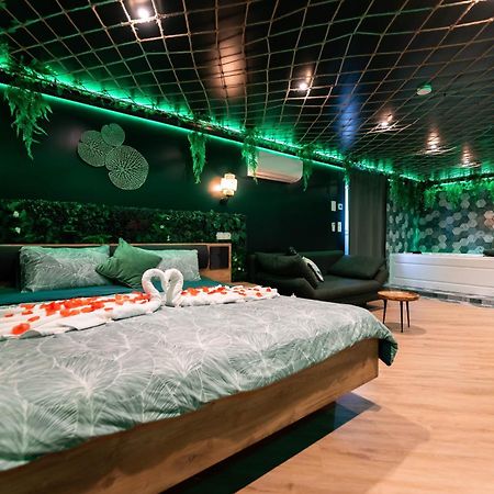 L'Oasis Tropicale, Jacuzzi, Love Room Роппенайм Екстер'єр фото