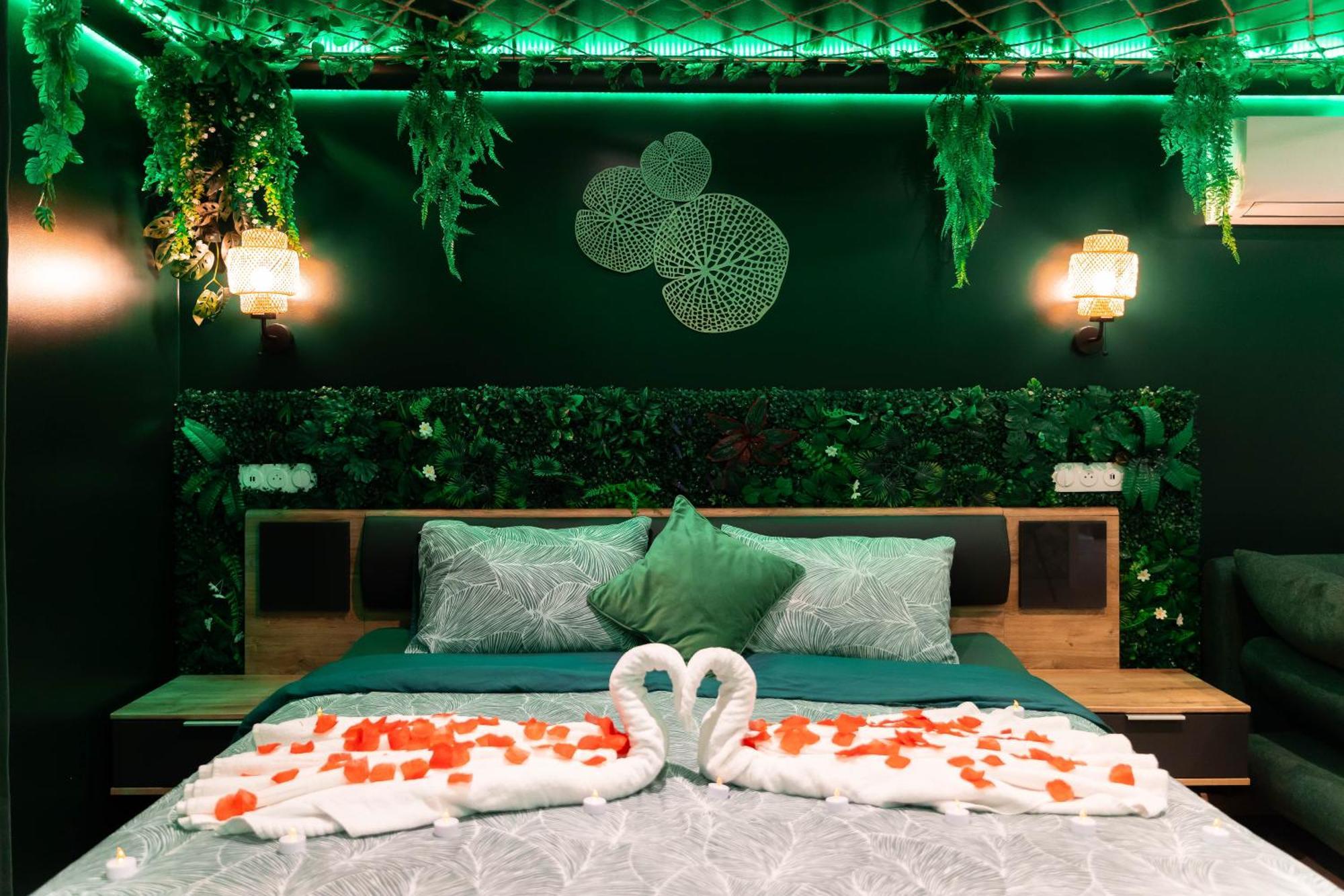 L'Oasis Tropicale, Jacuzzi, Love Room Роппенайм Екстер'єр фото